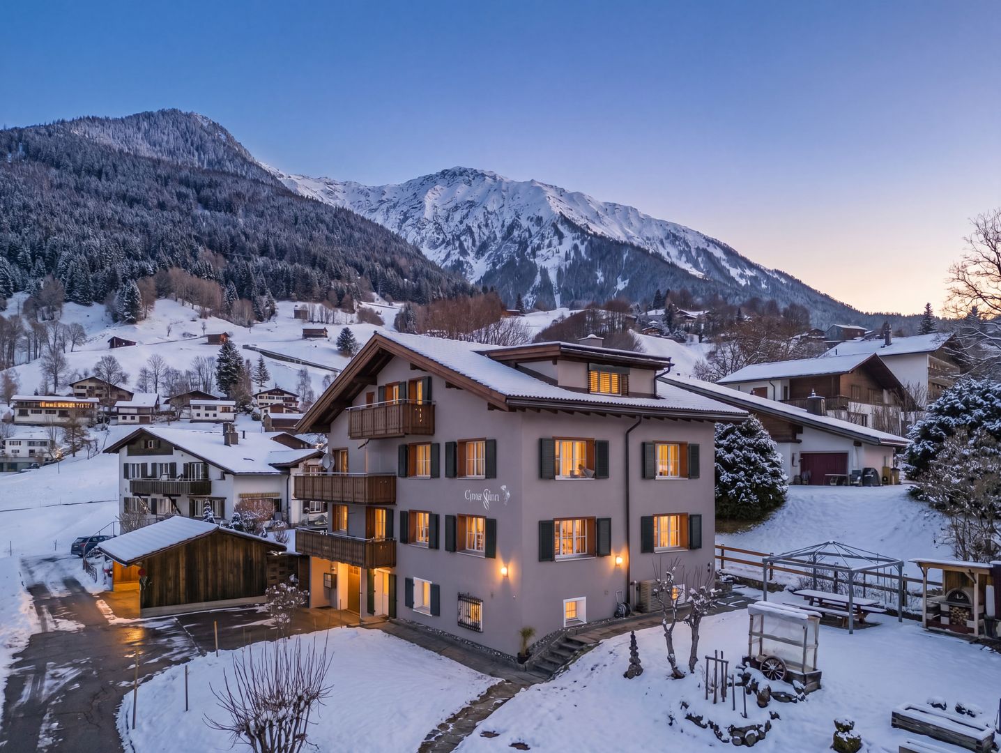 Gemütliche Zweitwohnung mit Blick auf Gotschna und Madrisa - Hauptbild