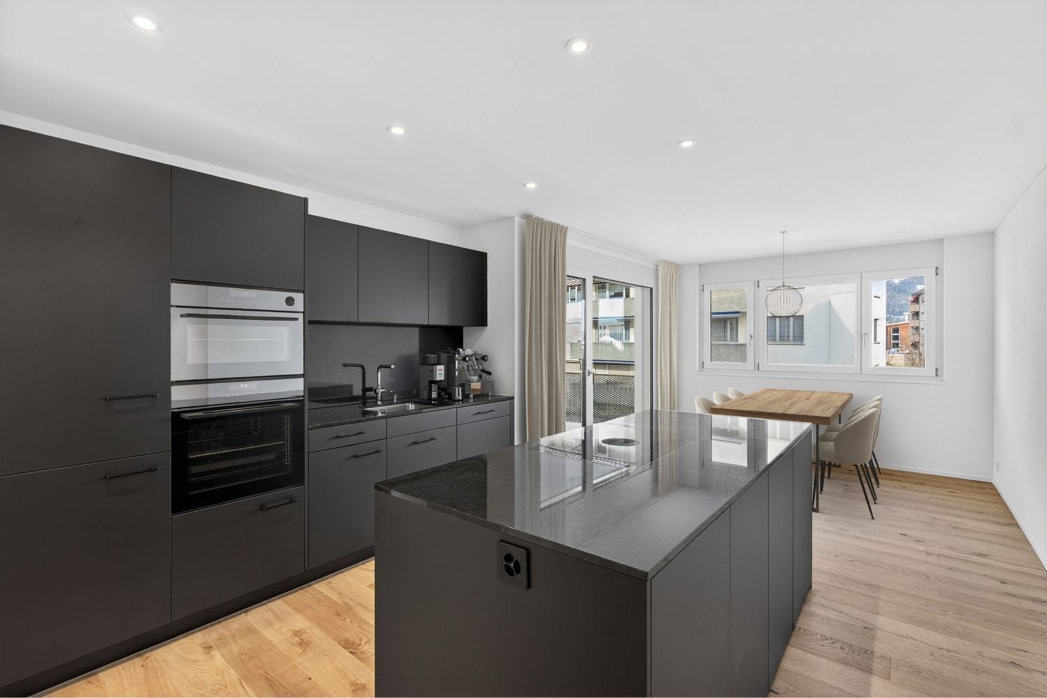 Hochwertige Neubauwohnung an ruhiger und zentraler Lage - Bild 2