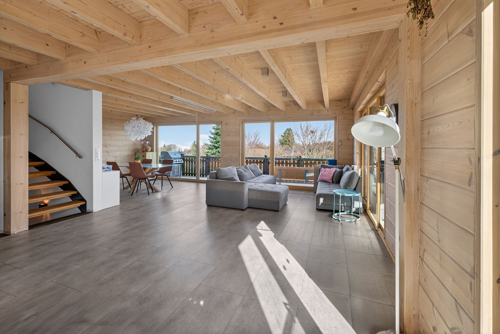 Neuwertiges Einfamilienhaus mit Seesicht - Bild 2