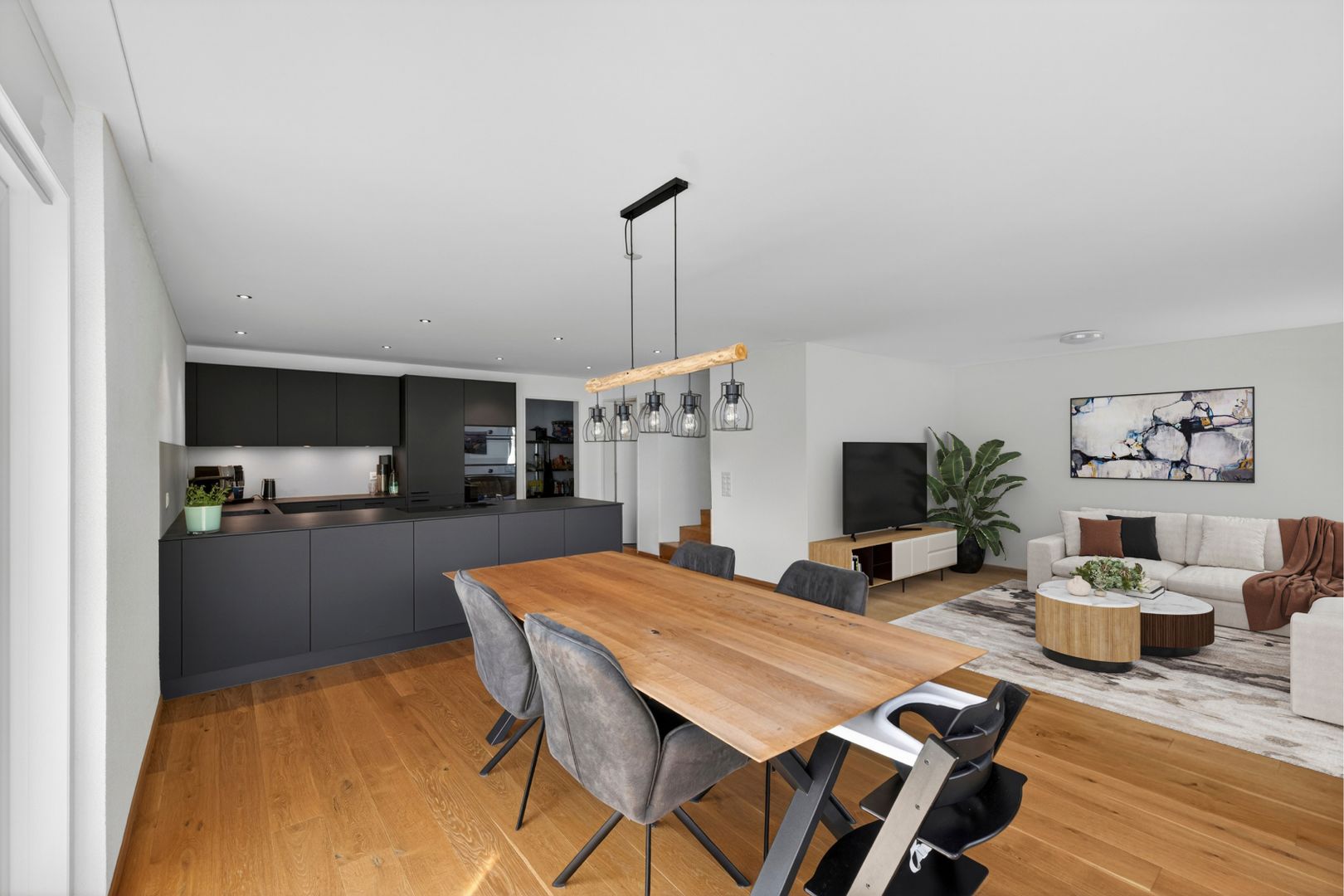Sonniges Einfamilienhaus mit moderner Architektur und hochwertigem Ausbau - Bild 3