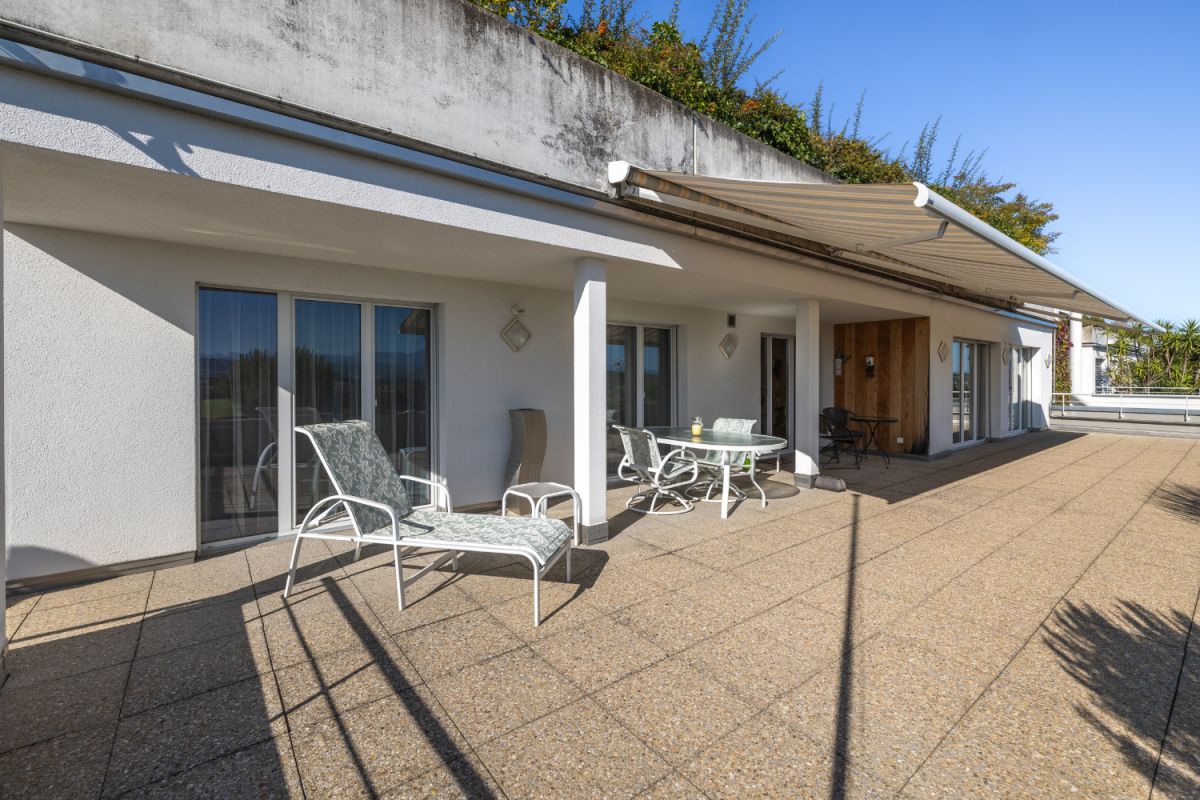 Wohnen mit Weitblick und Ruhe - grosszügiges Terrassenhaus an sonnigem Südhang von Zuzwil - Bild 7