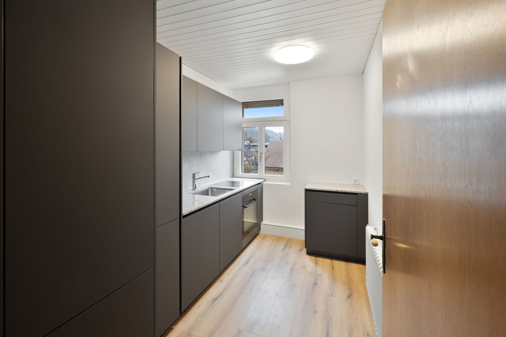 Renovierte 4-Zimmer-Wohnung an zentraler und ruhiger Lage - Bild 3
