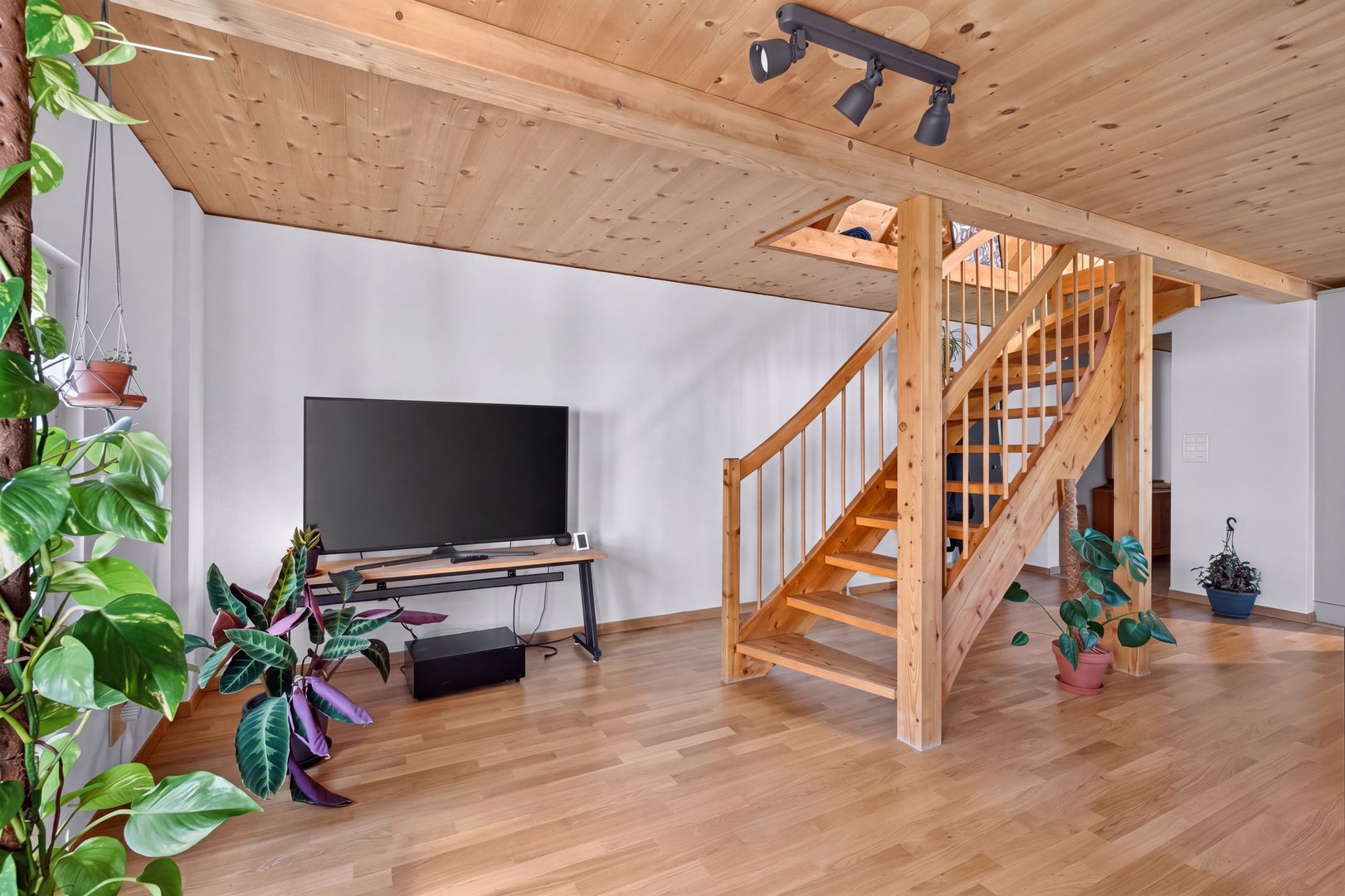 Zweifamilienhaus mit zwei Maisonettewohnungen im Dorfkern von Balgach - Bild 8