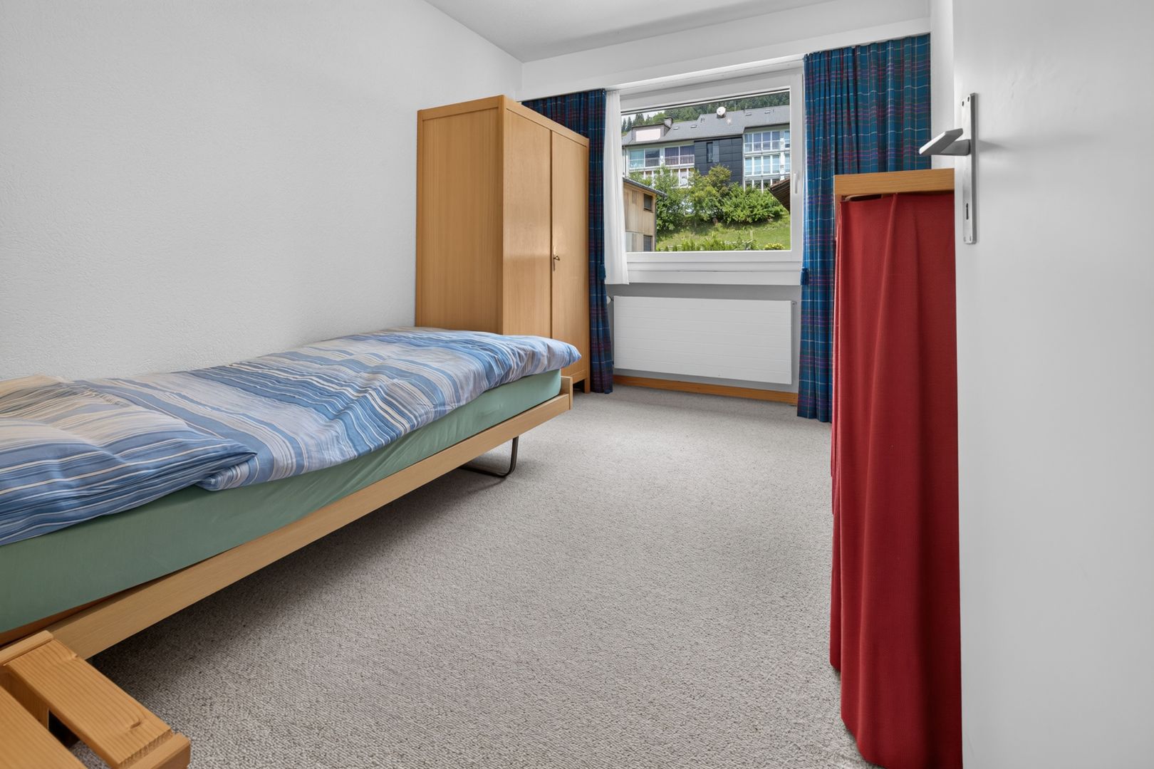 Sonniges 3.5-Zimmer-Feriendomizil mit Bergsicht, Loipe und Skilift vor der Tür - Bild 8