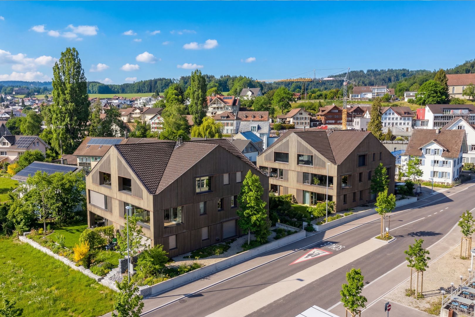 Moderne Dachwohnung mit Weitsicht und charaktervoller Holzarchitektur - Bild 12