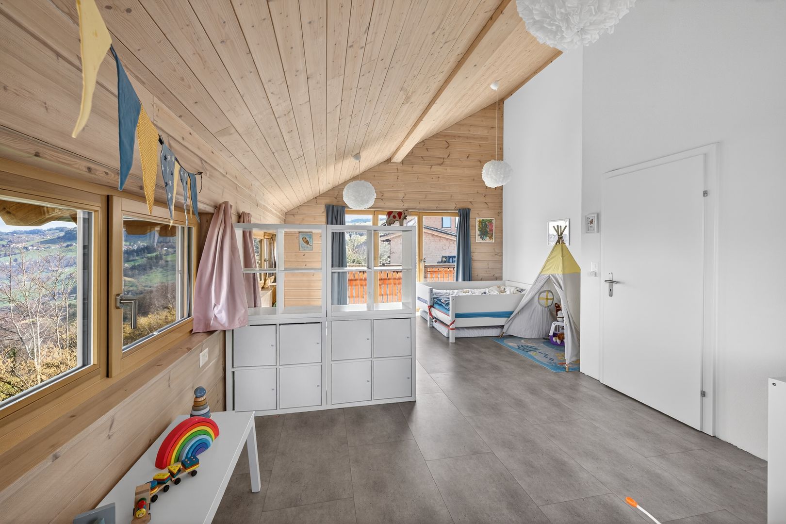 Neuwertiges Einfamilienhaus mit Seesicht - Bild 9