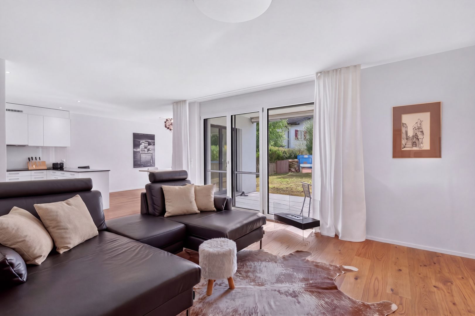 Moderne Erdgeschosswohnung mit privatem Gartenanteil an ruhiger Lage - Bild 2