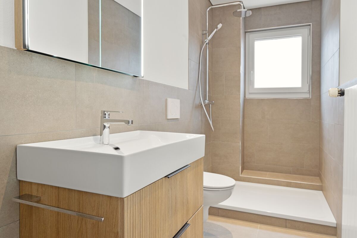 Frisch sanierte Wohnung an zentraler und ruhiger Lage - Bild 7