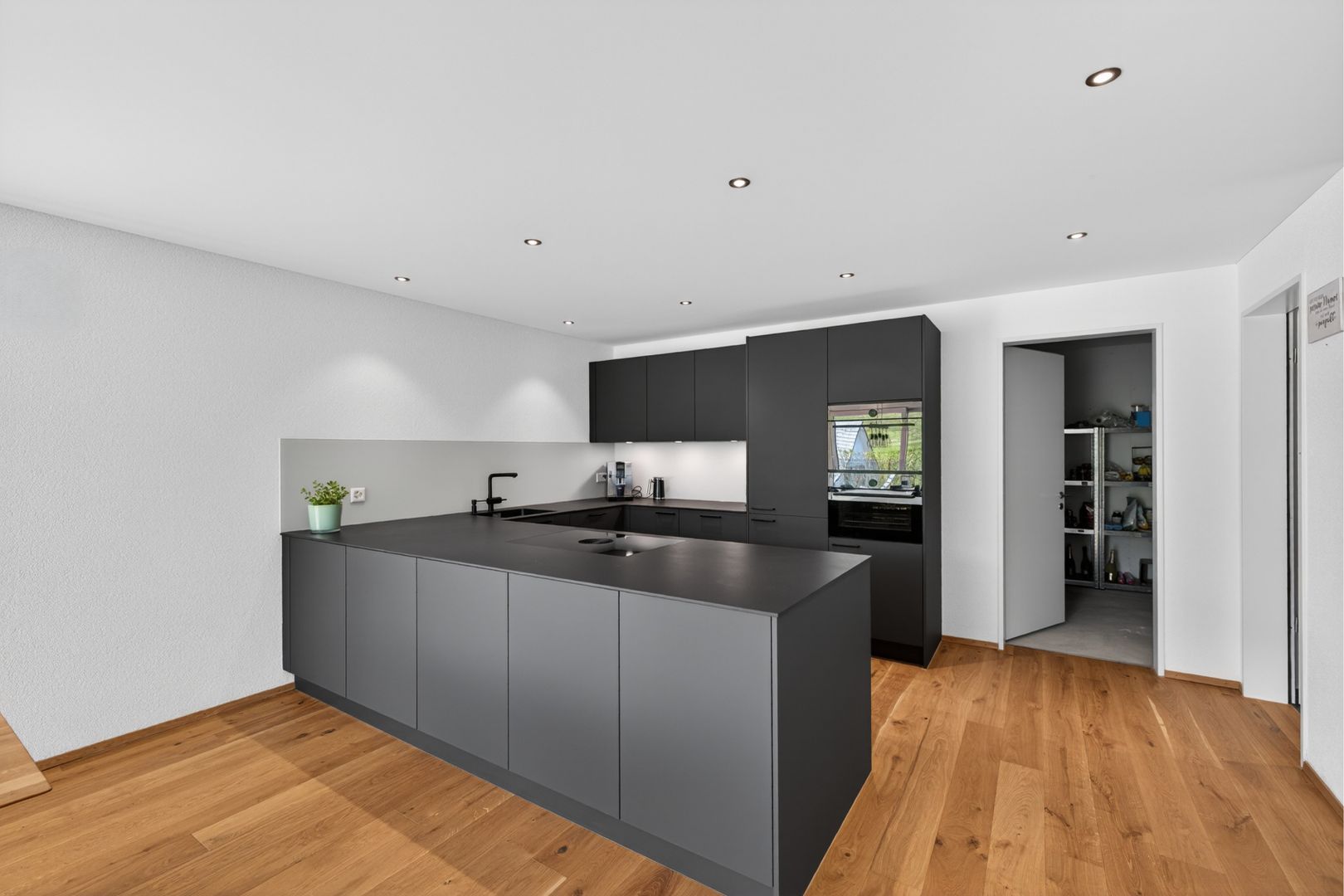 Sonniges Einfamilienhaus mit moderner Architektur und hochwertigem Ausbau - Bild 4