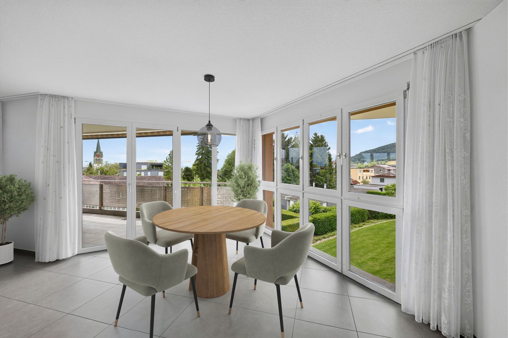 Ruhig wohnen, zentral leben – sonniger Balkon mit schönem Weitblick - Bild 3