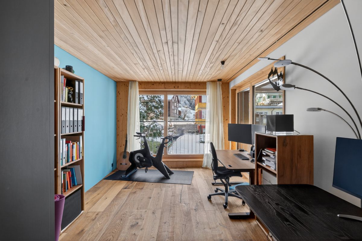 Exklusive Attikawohnung im modernen Holzbau und schöner Panoramasicht - Bild 7