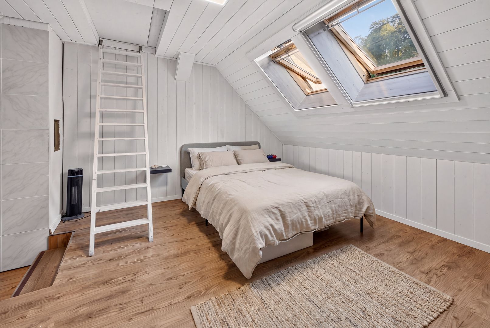 Einfamilienhaus mit Einliegerwohnung und Blick ins Grüne - Bild 6