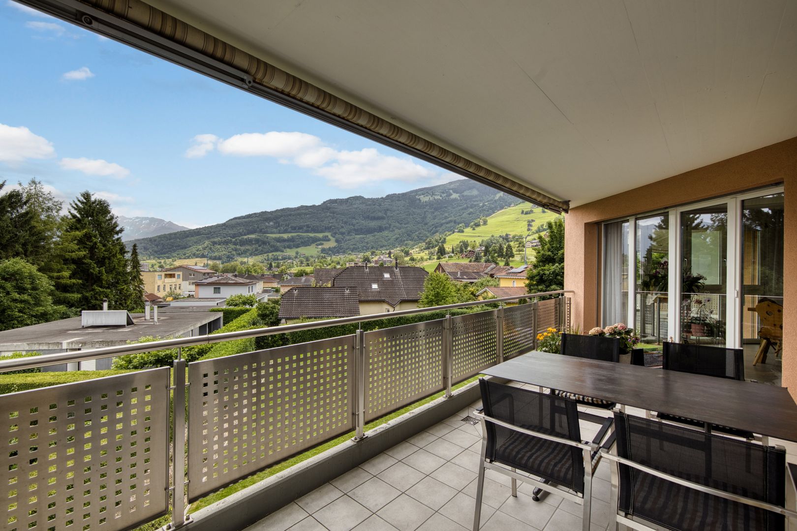 Ruhig wohnen, zentral leben – sonniger Balkon mit schönem Weitblick - Bild 9