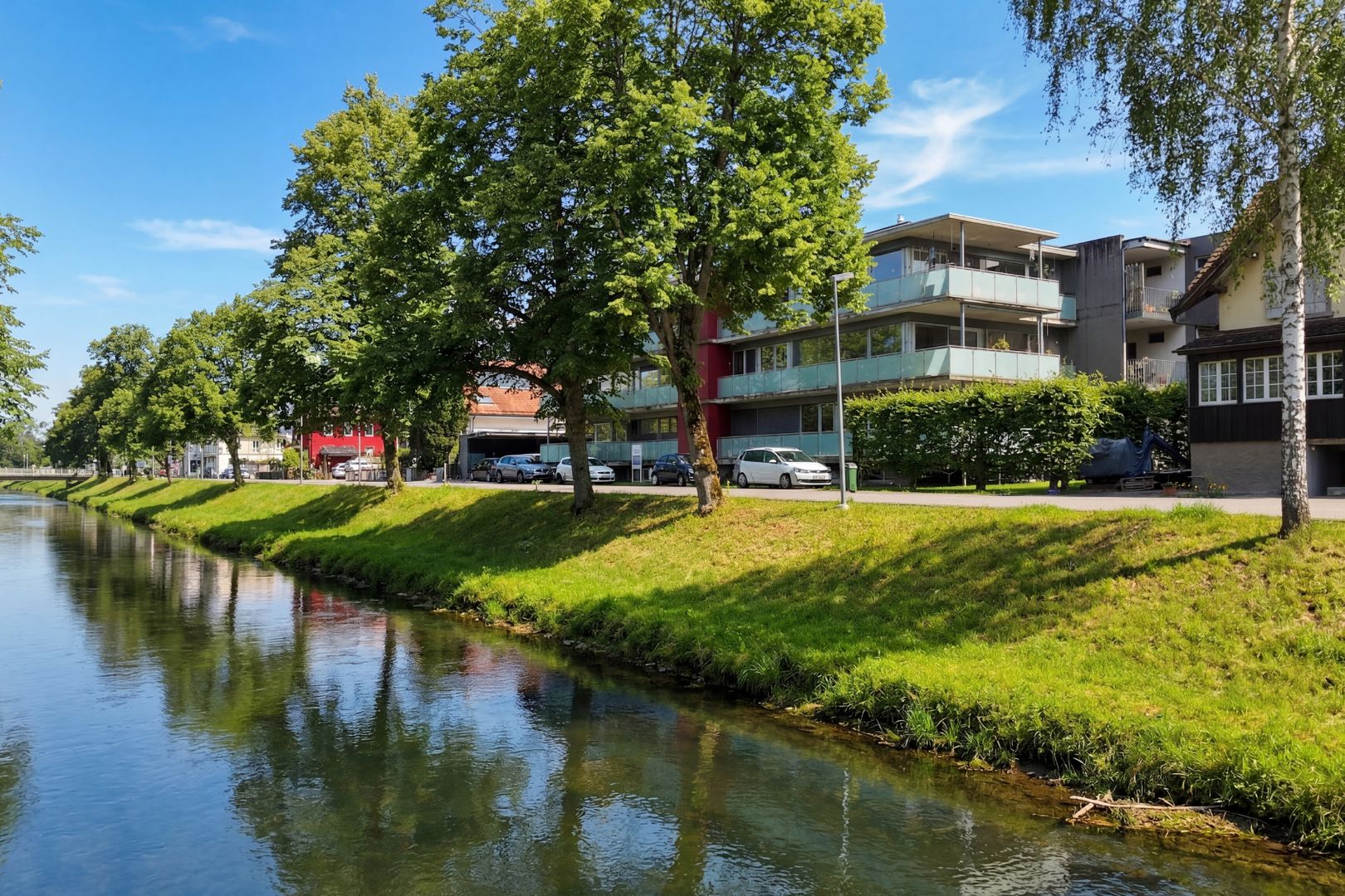 Neuwertige Wohnung mit offenem Wohnkonzept, sonniger Terrasse und direktem Gartenzugang an ruhiger Lage - Bild 11