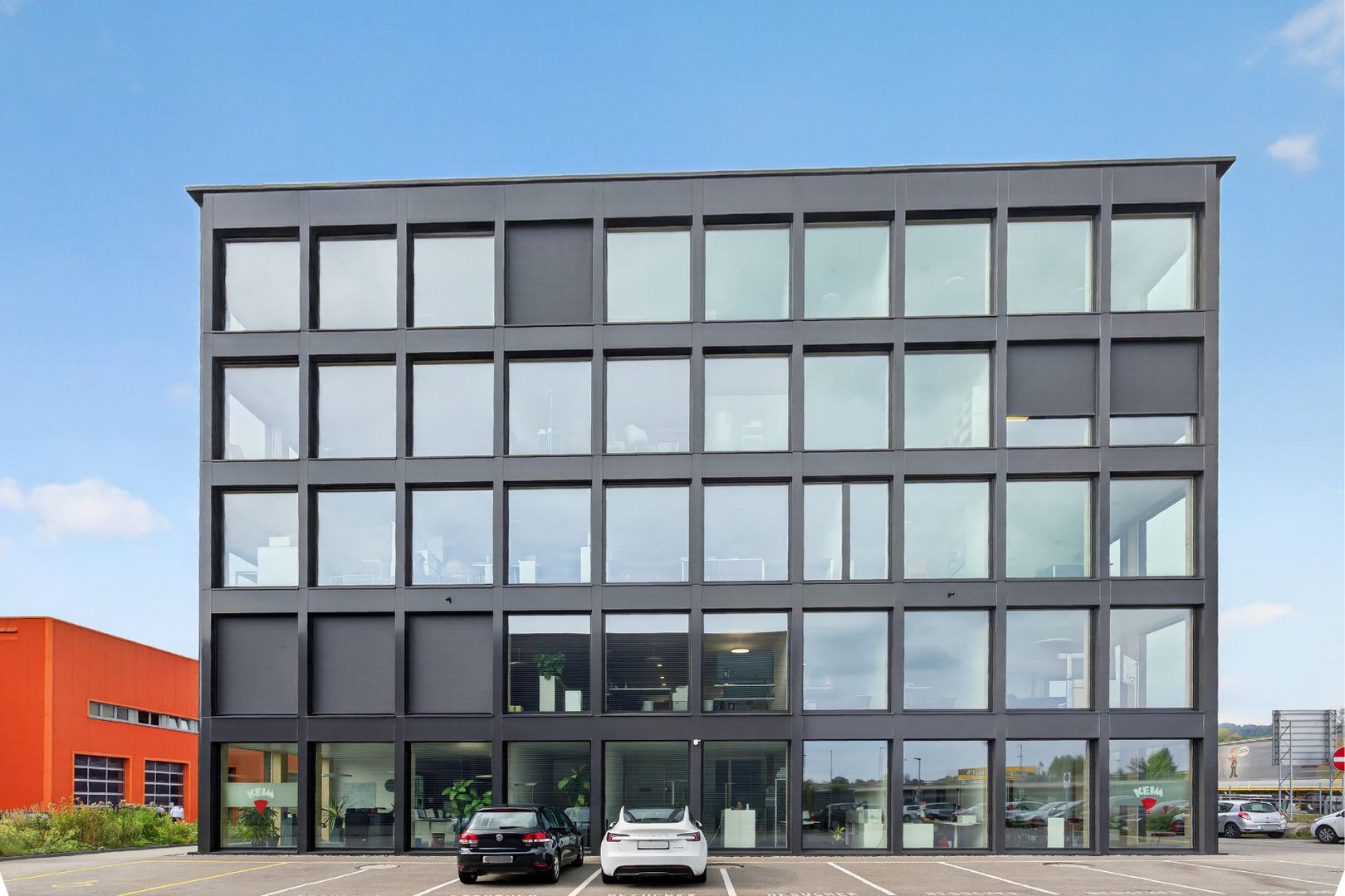 Repräsentative Büroräumlichkeiten mit Kühldecke im Gewerbepark Buriet - Bild 13
