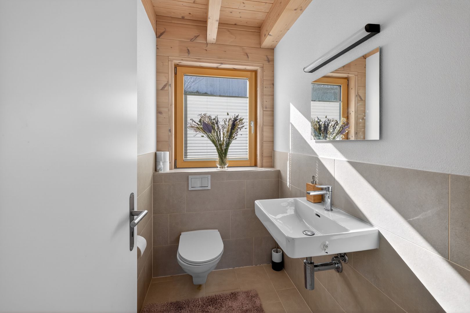 Neuwertiges Einfamilienhaus mit Seesicht - Bild 5