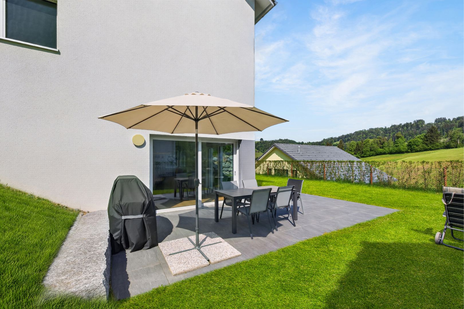 Sonniges Einfamilienhaus mit moderner Architektur und hochwertigem Ausbau - Bild 10