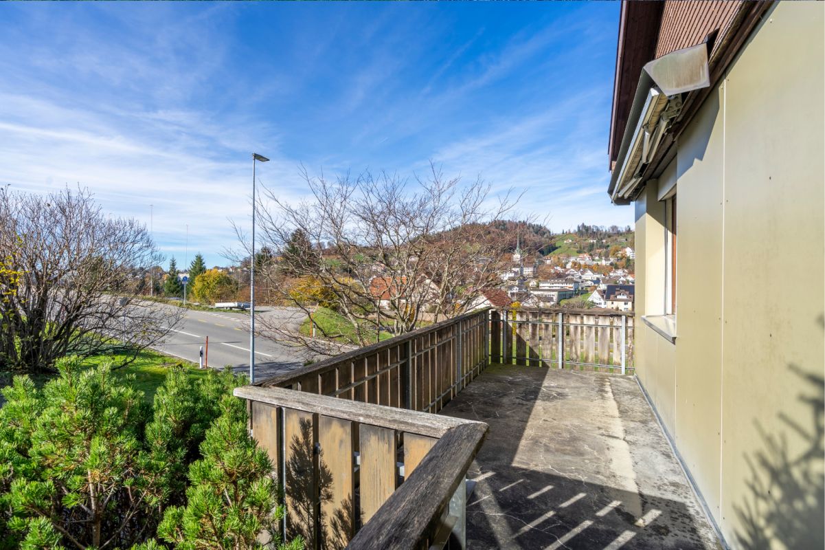 Arbeiten und Wohnen unter einem Dach - freistehendes Einfamilienhaus mit Potenzial - Bild 9