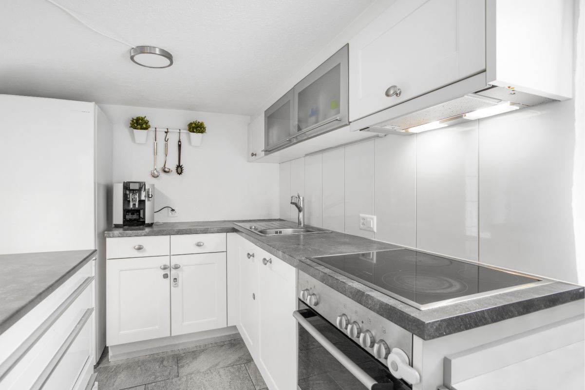 Renoviertes freistehendes Einfamilienhaus mit Umschwung - Bild 3