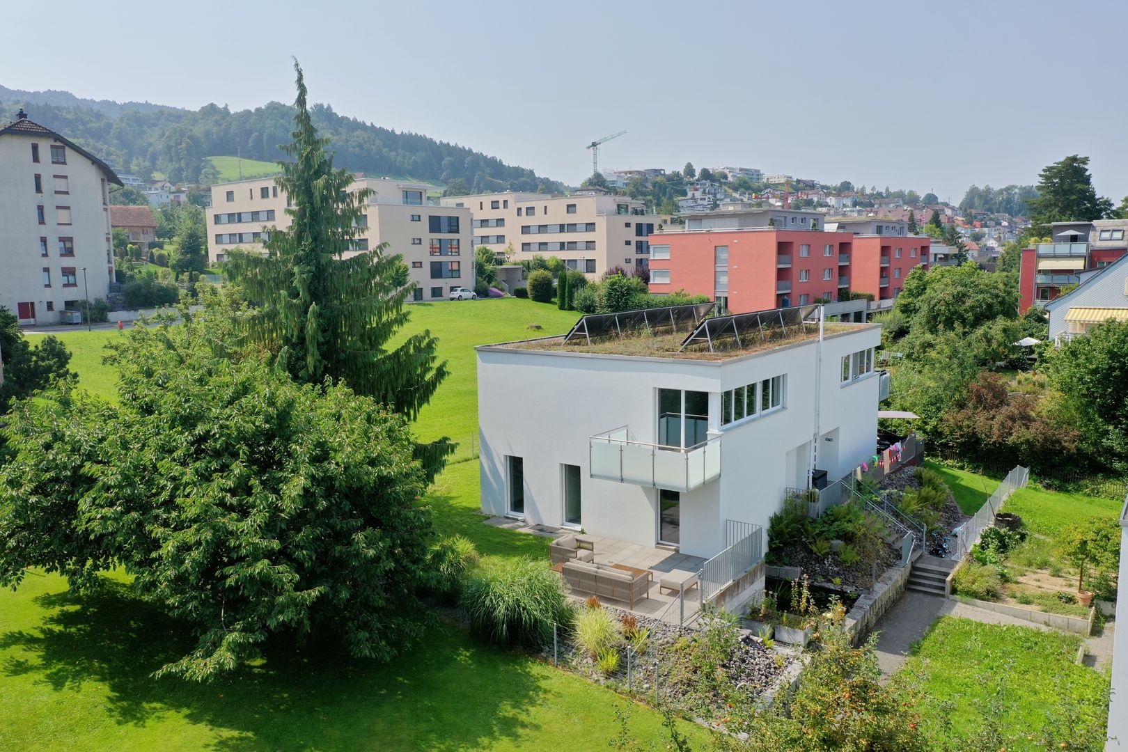 Modernes Wohnen mit Bodenseeblick und schönem Garten