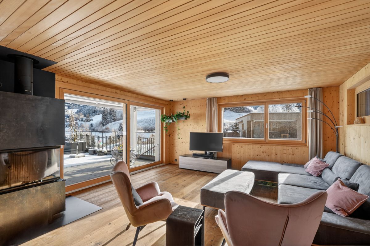 Exklusive Attikawohnung im modernen Holzbau und schöner Panoramasicht - Bild 2